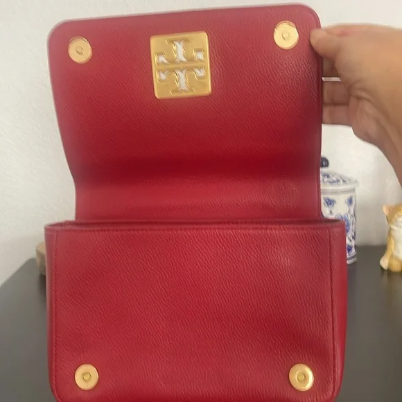 Tory Burch Leather Britten Small Shoulder Bag used 
Red color. - Picture 10 of 12